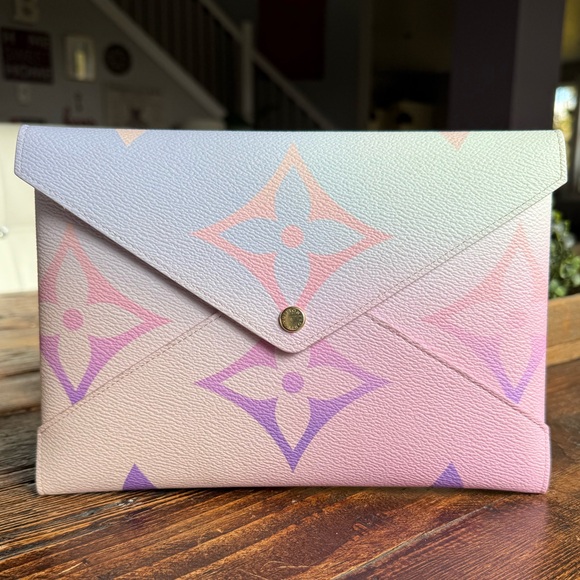 Louis Vuitton Large Kirigami Pochette In Sunrise Pastel - Picture 2 of 16